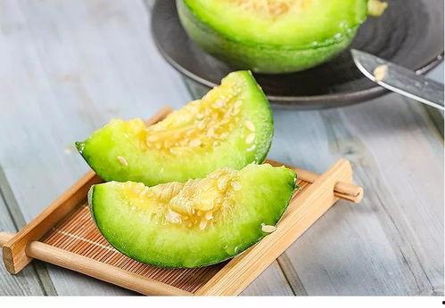 吃瓜吃脆脆的东西,尽享吃瓜乐趣