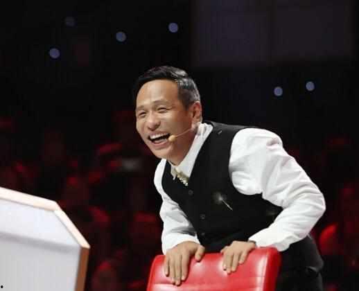 宋小宝吃哈密瓜,趣味横生瞬间引网友热议