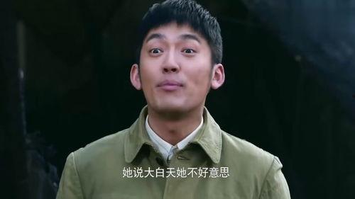 害羞小伙吃瓜,甜蜜滋味打破内心壁垒