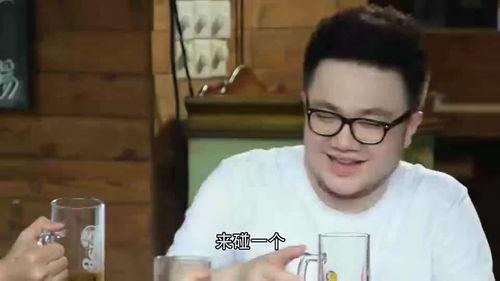 害羞小伙吃瓜,甜蜜滋味打破内心壁垒  第2张