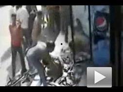 失控吃瓜路人视频,一场意外引发的全民围观  第3张