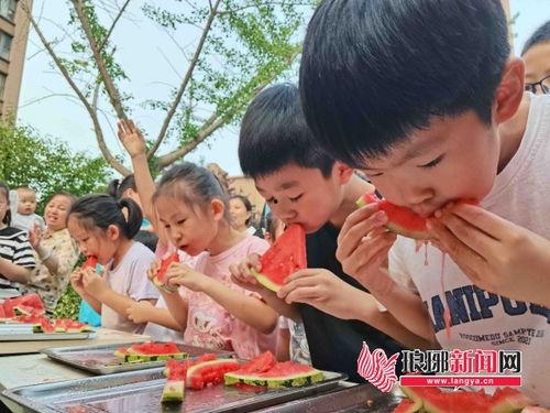 小区吃瓜比赛,小区吃瓜比赛欢乐盛况 第3张 小区吃瓜比赛,小区吃瓜比赛欢乐盛况 第3张