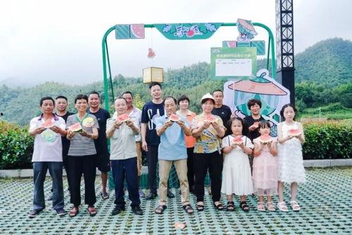 马山吃瓜大队,揭秘乡村里的“网红”现象  第2张